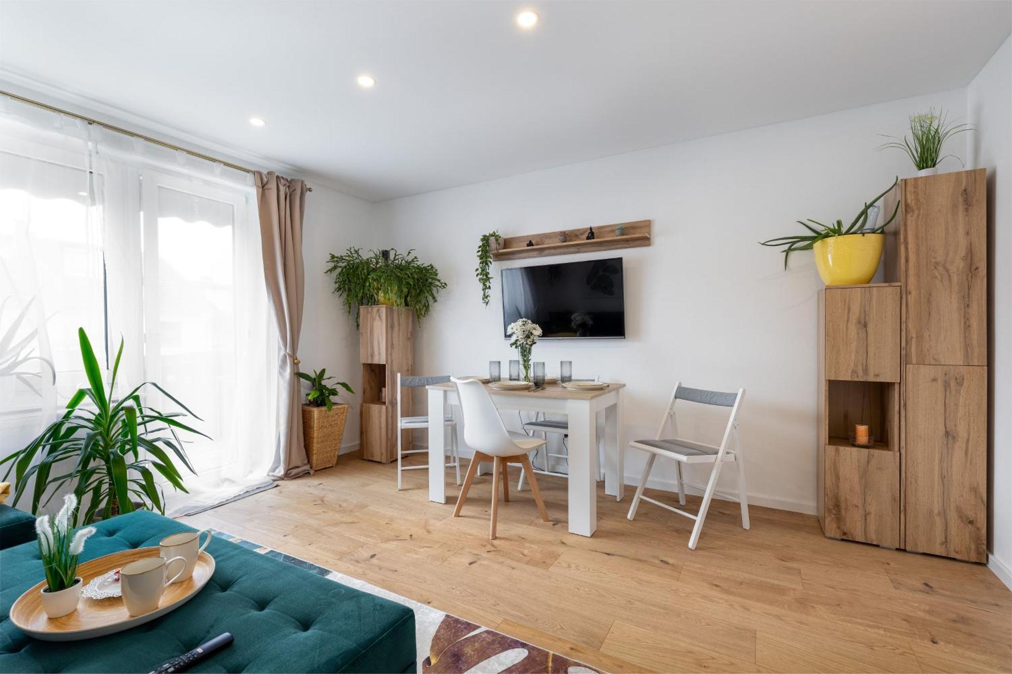 Schoenes, Modernes Apartment Mit Zwei Schlafzimmern - Zentral Mit Balkon Fuer 6 Personen Montabaur Exterior foto
