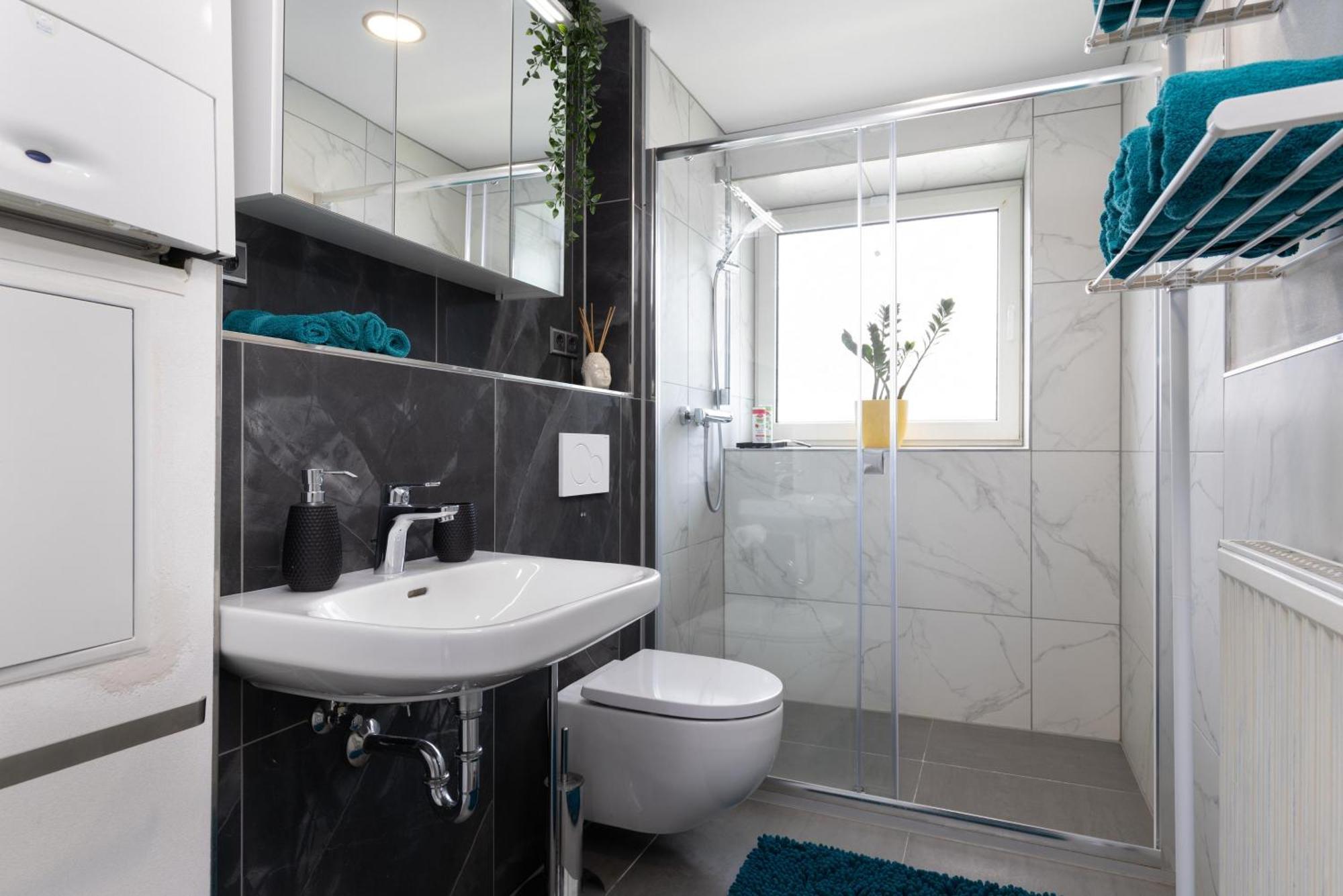Schoenes, Modernes Apartment Mit Zwei Schlafzimmern - Zentral Mit Balkon Fuer 6 Personen Montabaur Exterior foto